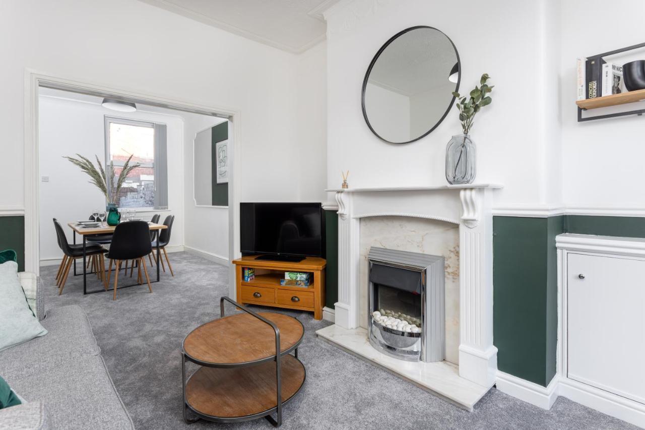 Holiday home Host - Anfield Gem, Pet-friendly With Garden
