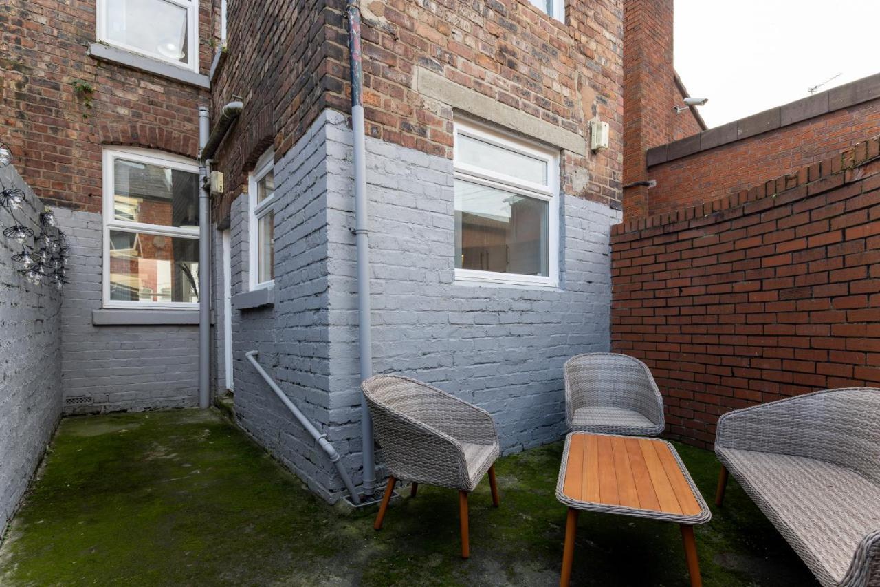 Holiday home Host - Anfield Gem, Pet-friendly With Garden Liverpool