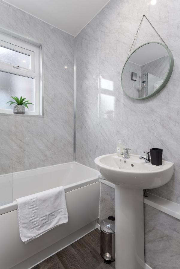 Host - Anfield Gem, Pet-friendly With Garden Liverpool