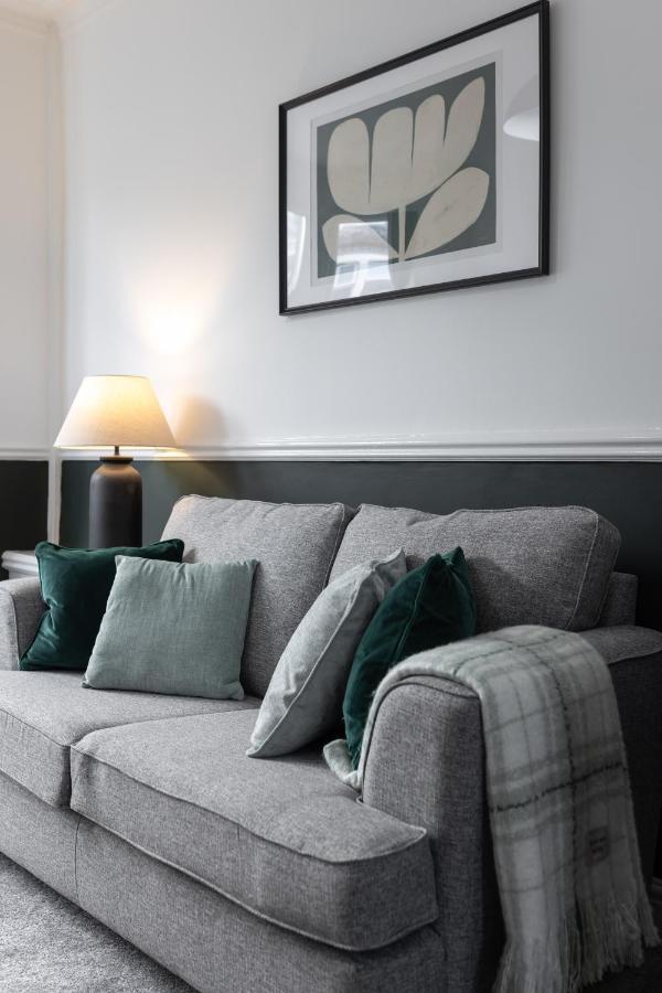 Holiday home Host - Anfield Gem, Pet-friendly With Garden *
