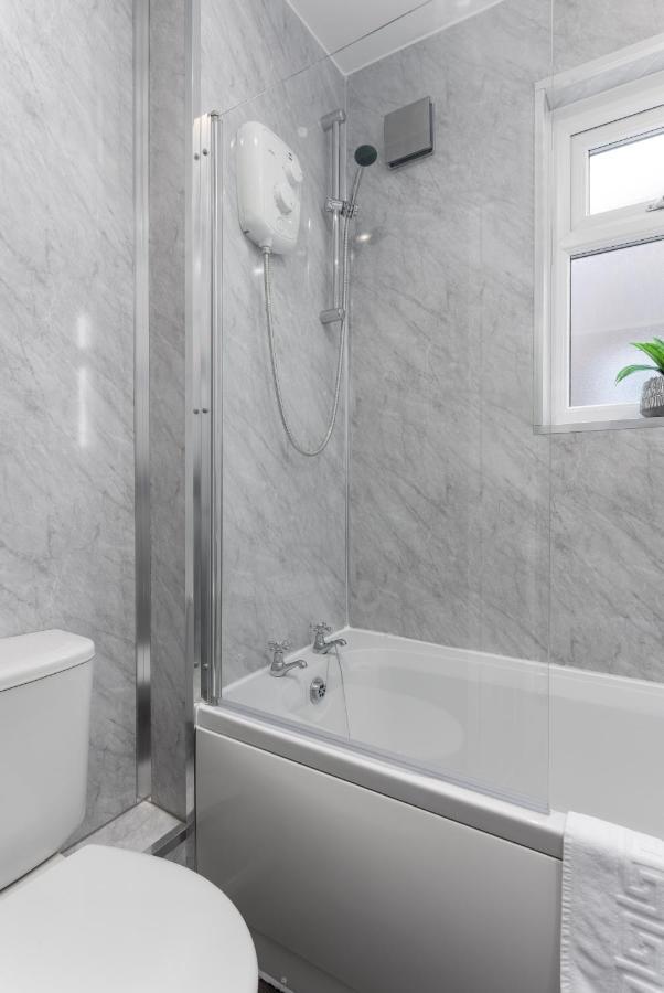 Host - Anfield Gem, Pet-friendly With Garden Holiday home *